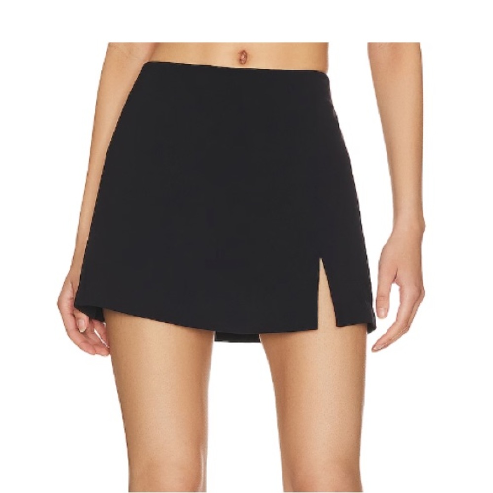 REVOLVE STEVE MADDEN cam skirt size 4 black Hailey Bieber